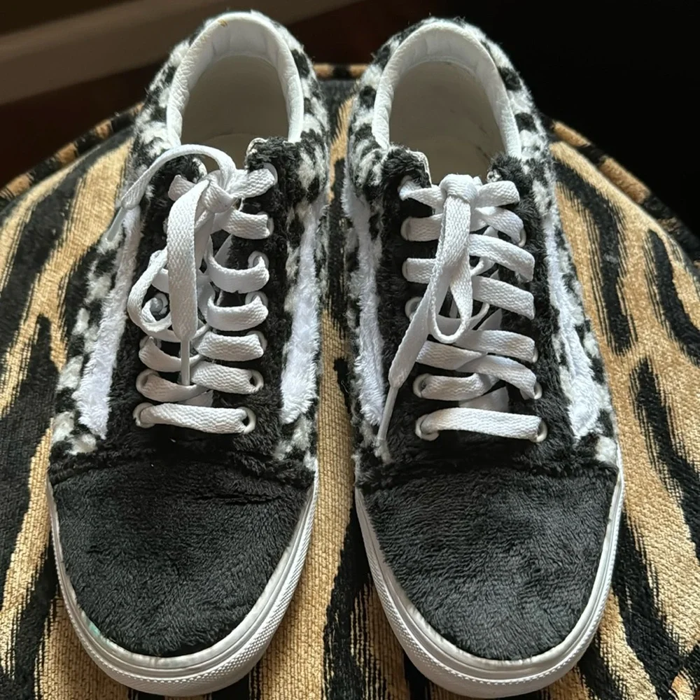 Vans ! Soft & Fluffy - Picture 1 of 9
